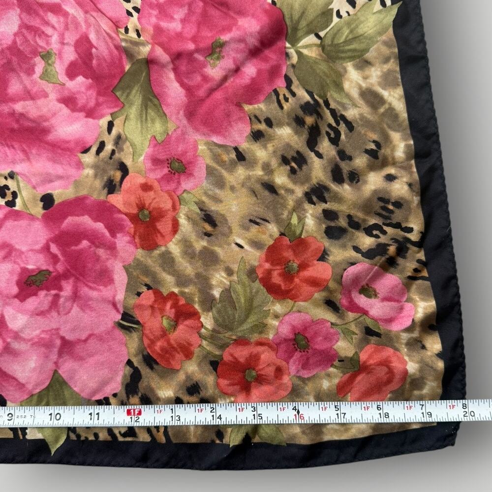 Vintage Oscar by Oscar de la Renta 100% Silk Scarf Leopard Floral Pink Roses - Picture 9 of 9